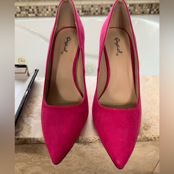 Show Stopper Fuchsia Pink Suede Heels by Qupid - Picture 2 of 9